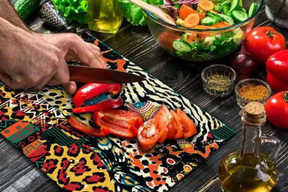 SKÄRBRÄDA I GLASPLATTA 52x40 MODERN