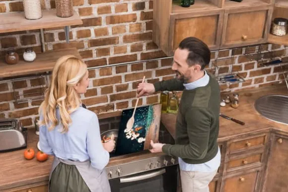 SKÄRBRÄDA I GLASPLATTA 52x40 MODIG