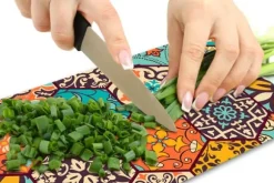 SKÄRBRÄDA I GLASPLATTA 52x30 MOSAIK