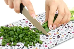 SKÄRBRÄDA I GLASPLATTA 52x30 MOSAIK