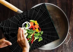 SKÄRBRÄDA I GLASPLATTA 52x40 SVART