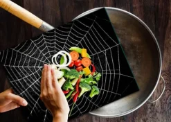 SKÄRBRÄDA I GLASPLATTA 52x40 SVART