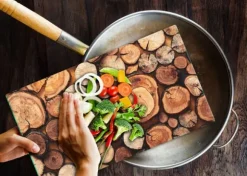 SKÄRBRÄDA I GLASPLATTA 52x30 TRÄ