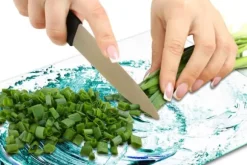 SKÄRBRÄDA I GLASPLATTA 52x40 VÅG