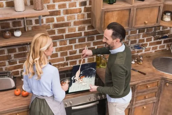 SKÄRBRÄDA I GLASPLATTA 52x40 VIT