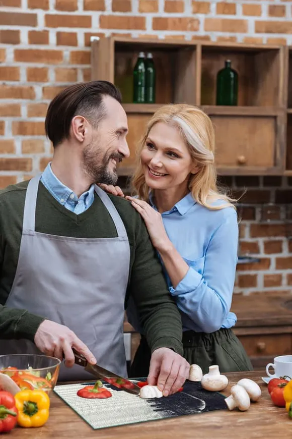 SKÄRBRÄDA I GLASPLATTA 52x40 VIT