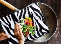 SKÄRBRÄDA I GLASPLATTA 52x40 ZEBRA