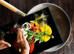 SKÄRBRÄDA I HÄRDAT GLAS 30x22 PEPPER