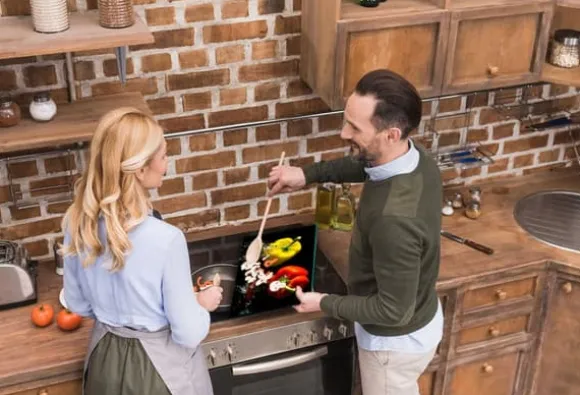 SKÄRBRÄDA I HÄRDAT GLAS 30x22 PEPPER