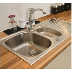 Smal PLASTMATTA/DRÄNER, röd, modern