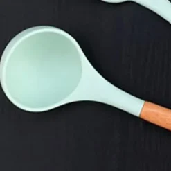 Soppslev Serveringssked Silikon Bekvämt Grepp Värmebeständigt Köksredskap med Trähandtag för Hushåll