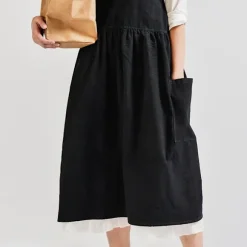 Svart Bomullsförkläde - Stilrent och Enkelt Förkläde med Nackband för Kök, Blomsteraffär och Arbete