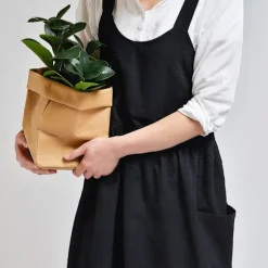 Svart Bomullsförkläde - Stilrent och Enkelt Förkläde med Nackband för Kök, Blomsteraffär och Arbete