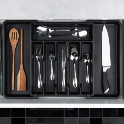 Svart utdragbar besticklåda 33-56,5x37,5 cm