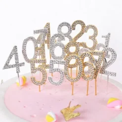 Tårtdekoration med ZIRCONS GOLDEN-nummer 