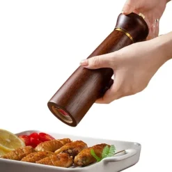 5-tums Retro Oak Pepparkvarn Set om Två med Ekbas – Manuell Kvarn för Peppar, Salt, Kryddor