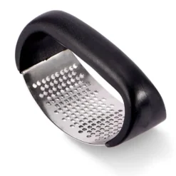 Vitlökskross i rostfritt stål med svart handtag för kök