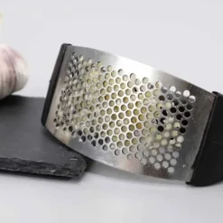 Vitlökspress i Stål – Garlic Press Handtag – Svart