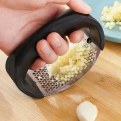Vitlökspress i Stål – Garlic Press Handtag – Svart
