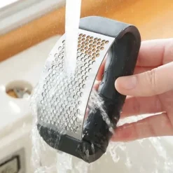 Vitlökspress i Stål – Garlic Press Handtag – Svart