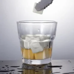 YepYes Ice Cube Stones Whisky Rocks Återanvändbara dryckskylare Stenar för kylning Vinöl Drycker 9ST Vit